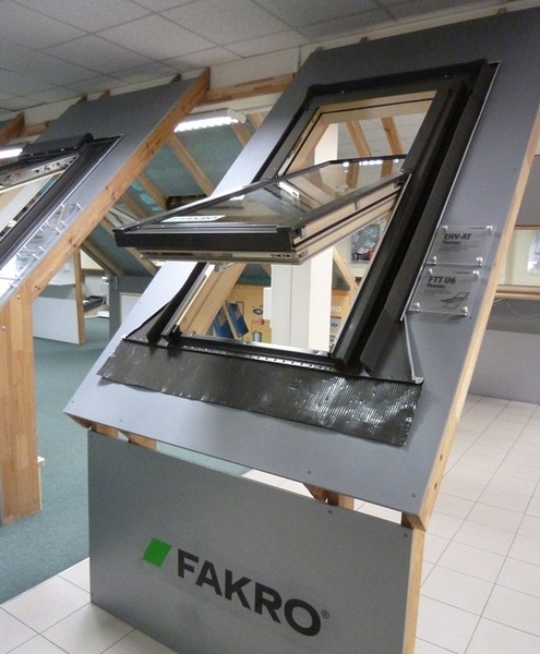 Fakro bouscule le marché de la fenêtre de toit - Batiweb
