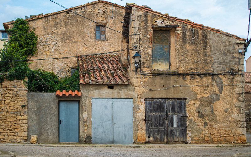 Vers la création d’une base de données pour recenser les biens abandonnés - Batiweb